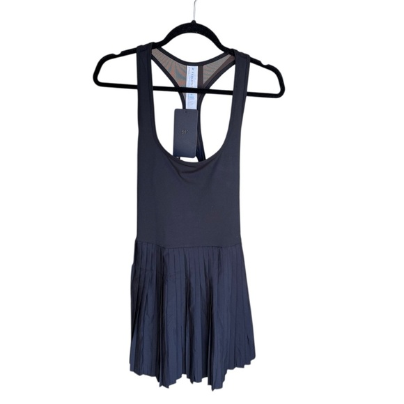 Fabletics - NWT Hot Shot Pleated Athletic Dress Classic Mini Sz M - Picture 2 of 9